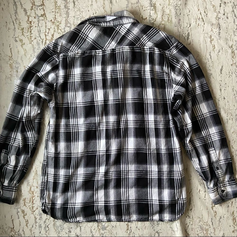 Levi’s Buffalo Check Plaid Button Down - Picture 8 of 8
